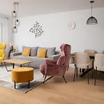 Apartman Mona - Dvosobni Stan *